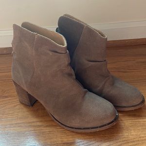 Beek Eaglet Heeled Suede Boot